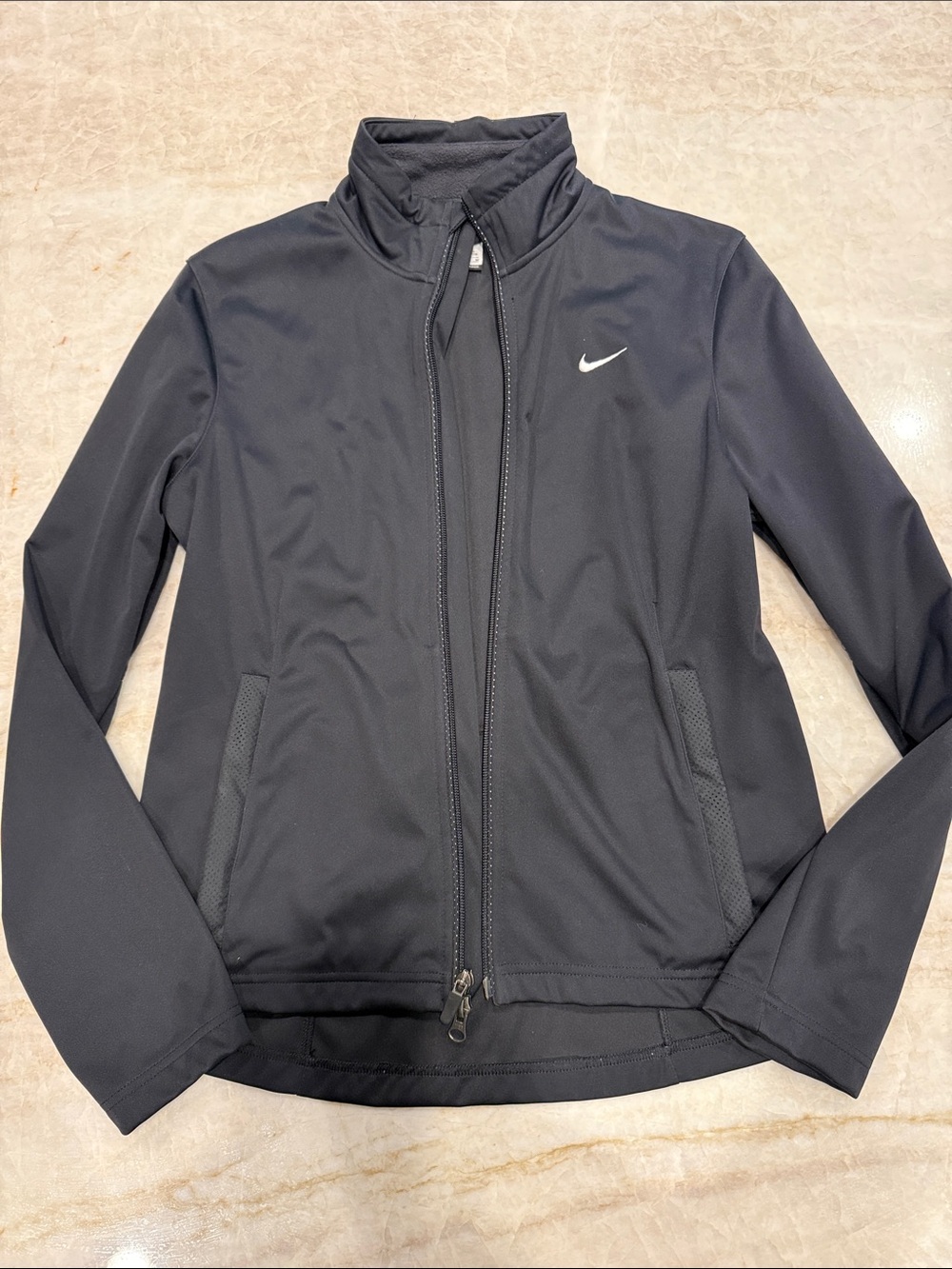 Nike Women's storm fit  Black Zip-Up wind/rain resistant Jacket medium NWOT